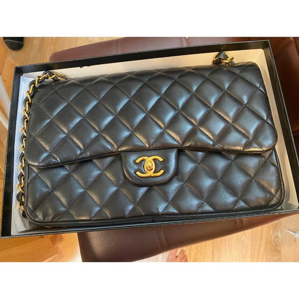 100% Authentic CHANEL Quilted Double Flap Jumbo Lambskin Black Shoulder Bag - Picture 7 of 16